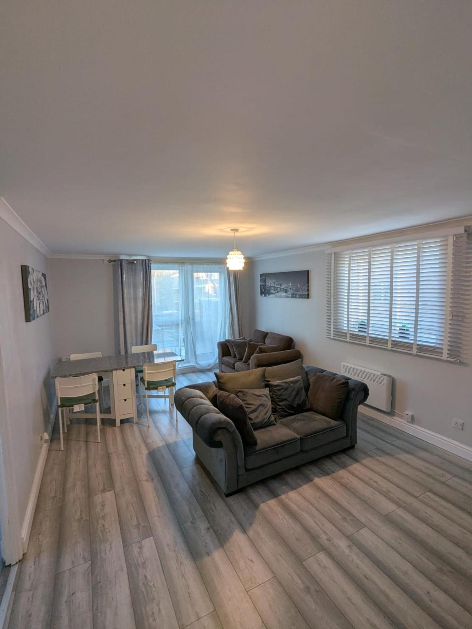 A&A Apartment Basildon Nevendon Exterior photo